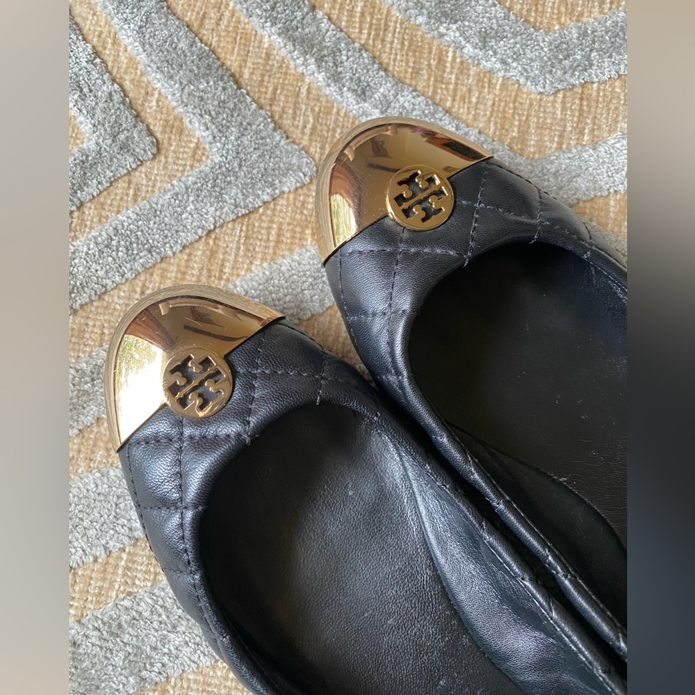 Preloved Tory Burch Kaitlyn black quilted good cap toe ballet flats size 5 - Picture 6 of 16